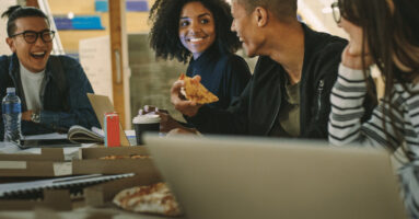College students eating lunch